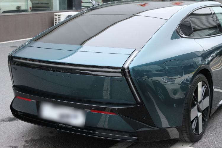 Used XPeng P7 2025 Model—750 All-Wheel-Drive High-Performance Ultra