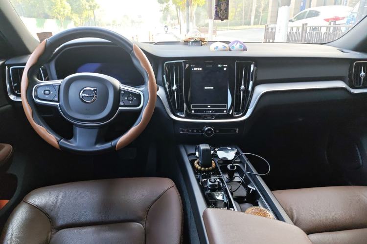 Used Volvo S60 2023 B4 Zhiyi Luxury Edition
