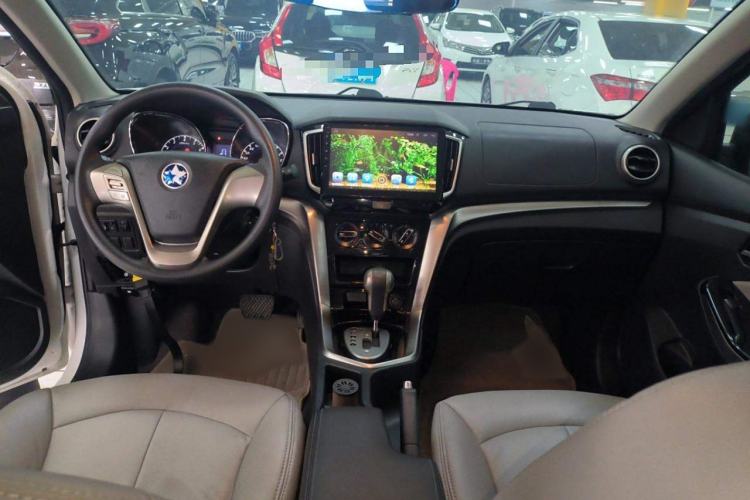 Used Venucia T70 2016 2.0L CVT Smart Choice Edition Interior 1