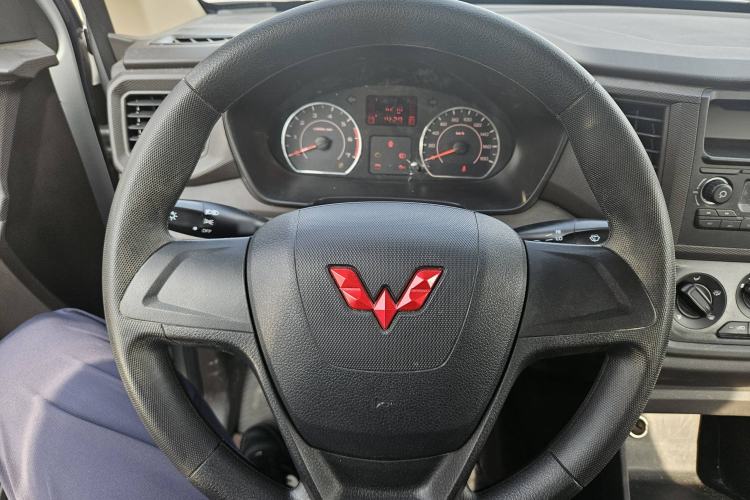 Used Wuling Hongguang V 2022 1.5L Jingqu Edition Electric-Assist LAR