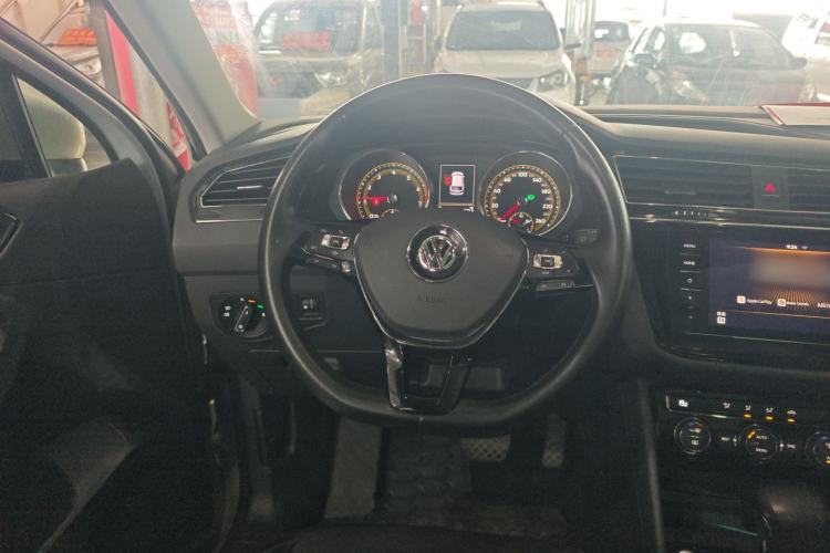 Used Volkswagen Tiguan L 2019 Updated Version 330TSI Automatic Two-Wheel Drive Panoramic Comfort Edition China VI Standard Steering Wheel