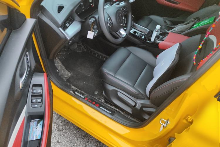 Used MG 5 2023 180 DVVT CVT Luxury Edition Driver Seat