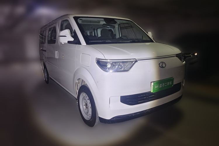 Used Ruichi EC75 2025 Model Passenger Vehicle Smart Driving Ultra-Charging Edition, Pioneer Type I, 52.16 kWh
