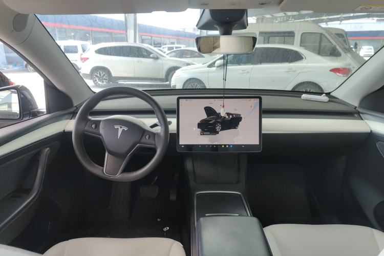 Used Tesla Model Y 2021 Long-Range All-Wheel-Drive Version 3D7