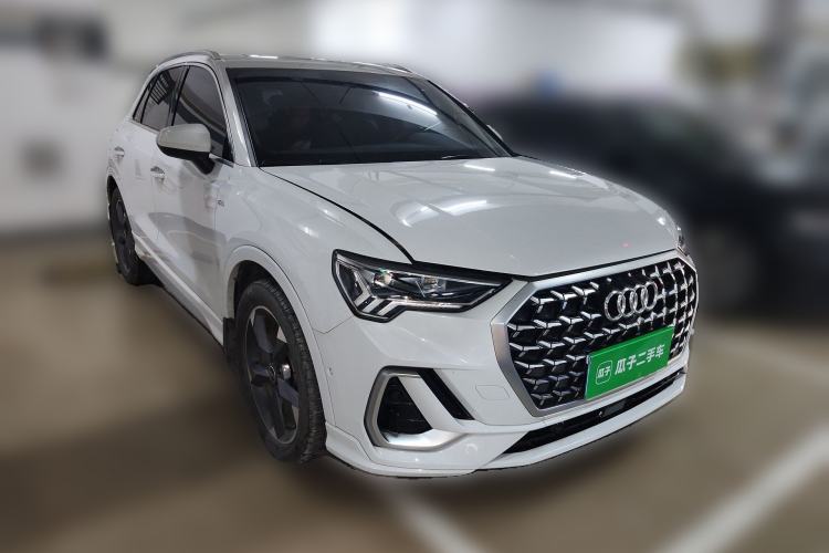 Used Audi Q3 2024 35 TFSI Fashion Dynamic Edition Front Right 45 Deg