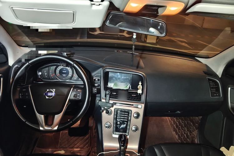 Used Volvo XC60 2017 T5 AWD Smart Upgrade Model