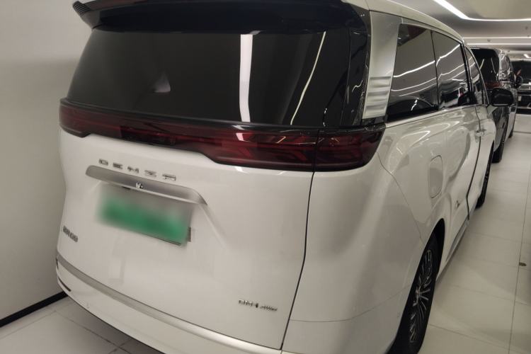 Used Denza D9 2022 DM-i 970 Four-Wheel Drive Flagship Model
