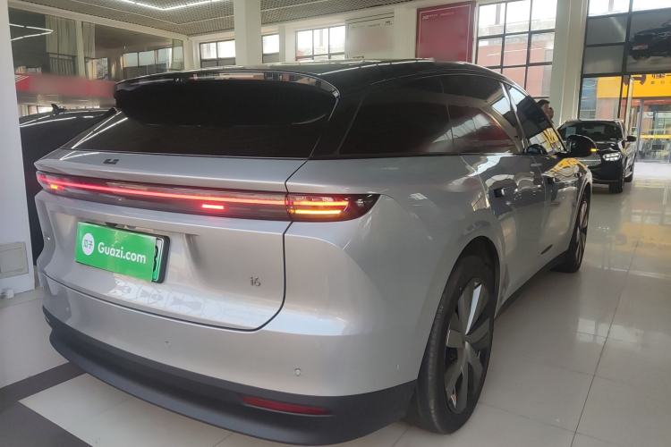 Used Li Auto Li Auto i6 2025 Model Four-Wheel-Drive Standard Type
