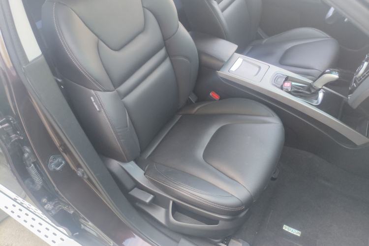 Used Luxgen U6 SUV 2014 2.0T ZhiZun Model Right Front Seat