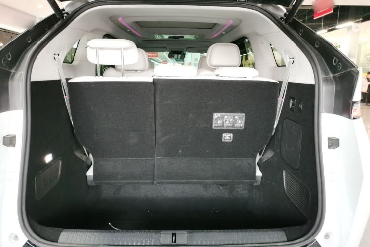 Used XPeng X9 2024 702 Ultra-Long Range Pro