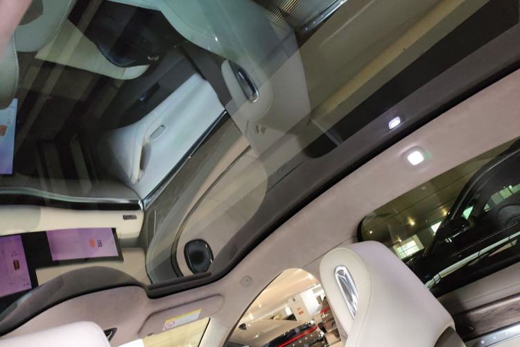 Used IM L7 2022 Dynamic Model Headliner