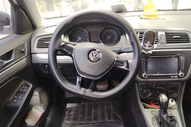 Used Volkswagen Gran Lavida 2015 1.6L Automatic Comfort Edition
