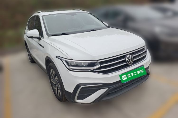 Used Volkswagen Tiguan L 2023 300TSI Automatic Two-Wheel Drive Smart Edition
