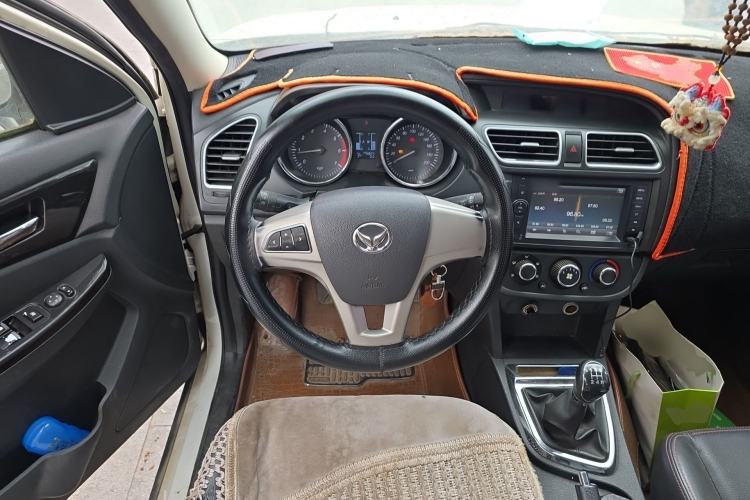 Used HYOSOW S2 2014 1.5L Manual Comfort Version China IV Emission Standard Steering Wheel