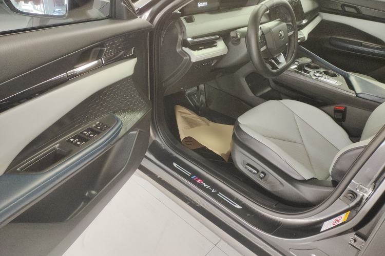 Used Changan UNI-V iDD 2023 Zhidian iDD 1.5T 113km Smart & Fun Version (Rapid Edition)
