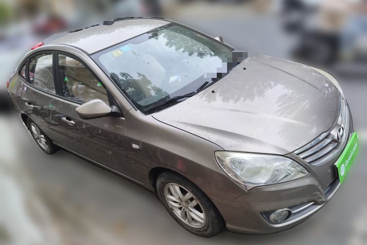 Used Hyundai Celesta 2011 1.6L Manual Comfort Edition Front Right 45 Deg