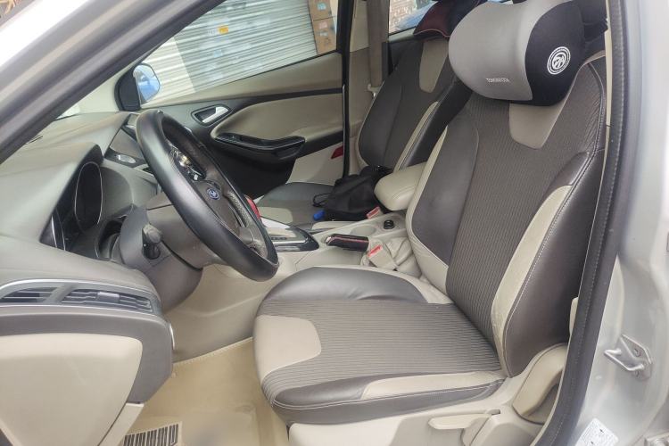 Used Ford Focus 2012 Sedan 1.6L Automatic Fashion Edition Left Front Seat