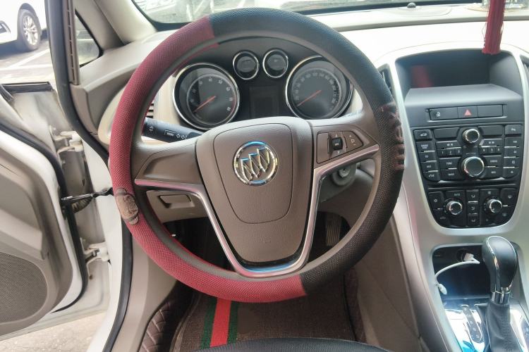 Used Buick GT 2013 GT 1.6L Automatic Fashion Edition Steering Wheel