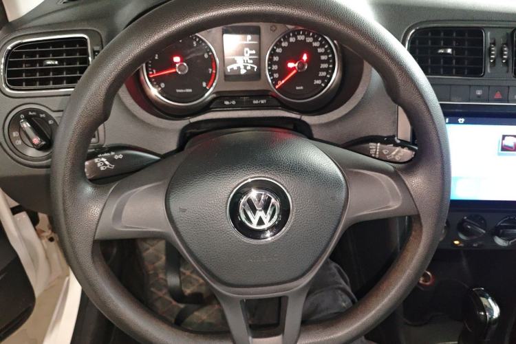 Used Volkswagen Polo 2014 1.6L Automatic Comfort Edition Steering Wheel
