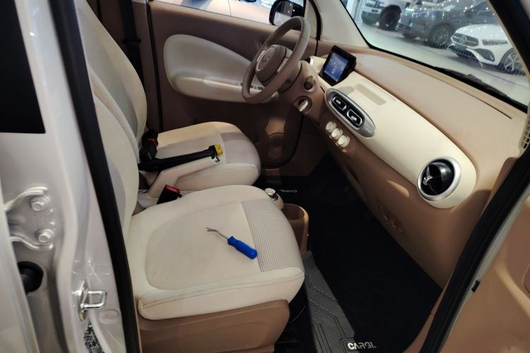 Used Wuling Hongguang MINIEV 2025 Four-Door Version Advanced Edition Right Front Seat