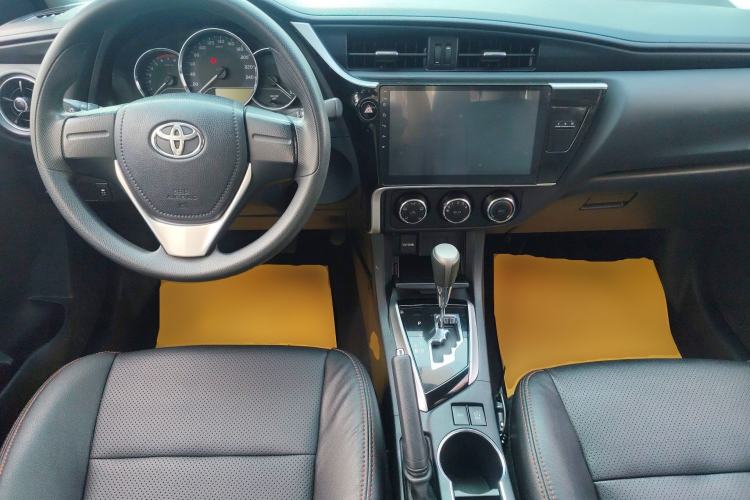 Used Toyota Corolla 2017 Revised Version 1.2T S-CVT GL Center Console