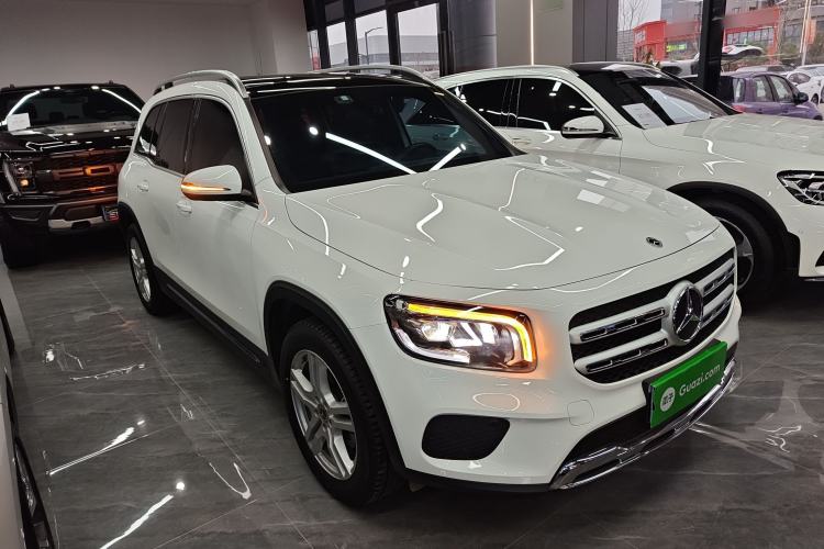 Used Mercedes-Benz GLB 2023 GLB 200 Dynamic Edition Front Right 45 Deg
