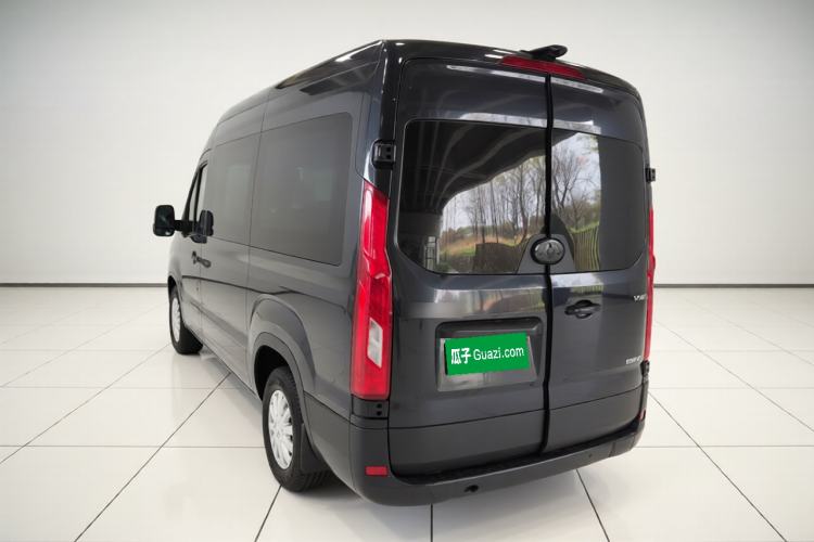 Used SAIC MAXUS Xintu V90 2022 2.0T Automatic Zhiyun King Rear-Drive Long Wheelbase High-Roof Design with Single Rear Tire—6/7 Seater