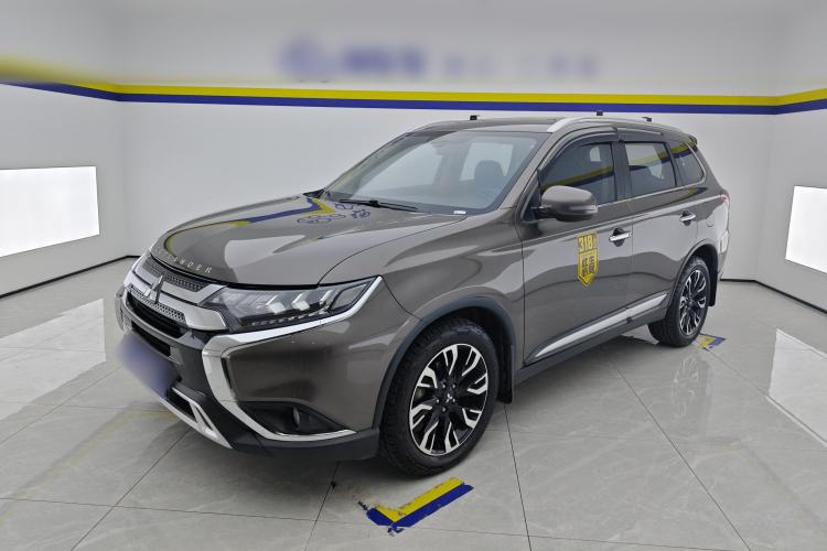 Used Mitsubishi Outlander 2019 2.4L 4x4 Zhi Xiang Edition 5 Seats China VI Standard