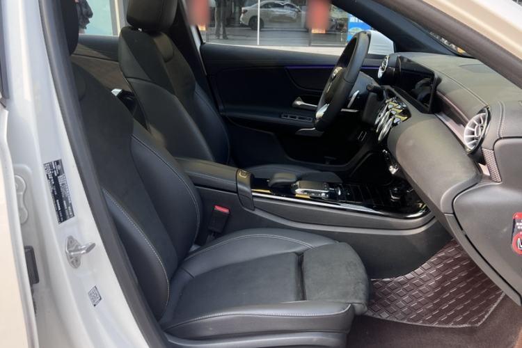 Used Mercedes-Benz A-Class 2022 Revised Version A 200 L Sport Sedan Fashionable Style Interior 6