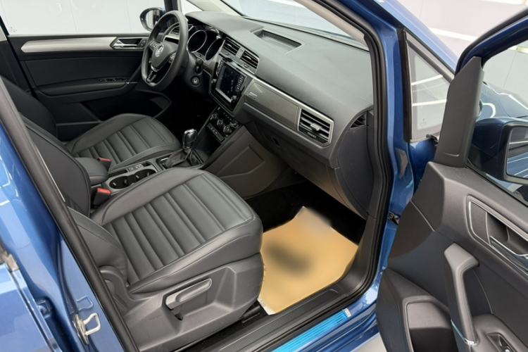 Used Volkswagen Touran 2018 Volkswagen Touran L 280TSI DSG Comfort Edition 7 Seats China VI Standard
