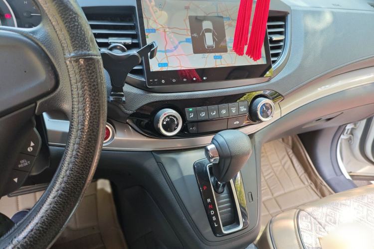 Used Honda CR-V 2015 2.0L two-wheel drive Fashion Edition Audio And AC Panel