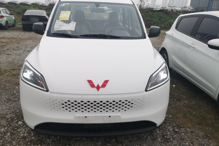 Used Wuling Hongguang New Energy 2025 Extended-Range Hybrid 50 km Standard Version Front