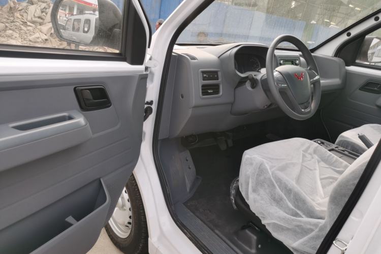 Used Wuling Yangguang 2025 Model 400km Bus Edition—Comfort Edition