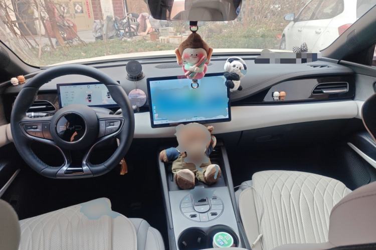 Used BYD Seal 06 New Energy 2025 DM-i Smart Drive 80KM Luxury Model Center Console