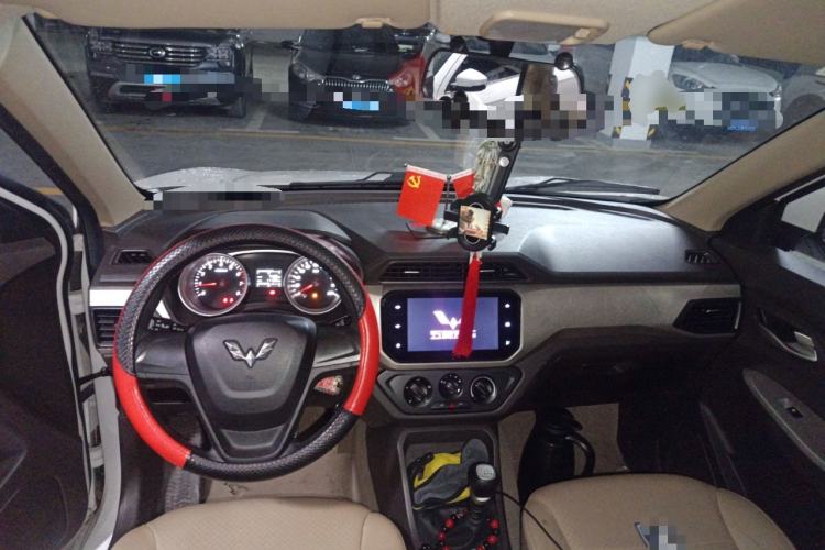 Used Wuling Hongguang 2019 1.5L S Comfort Edition China VI LAR Center Console