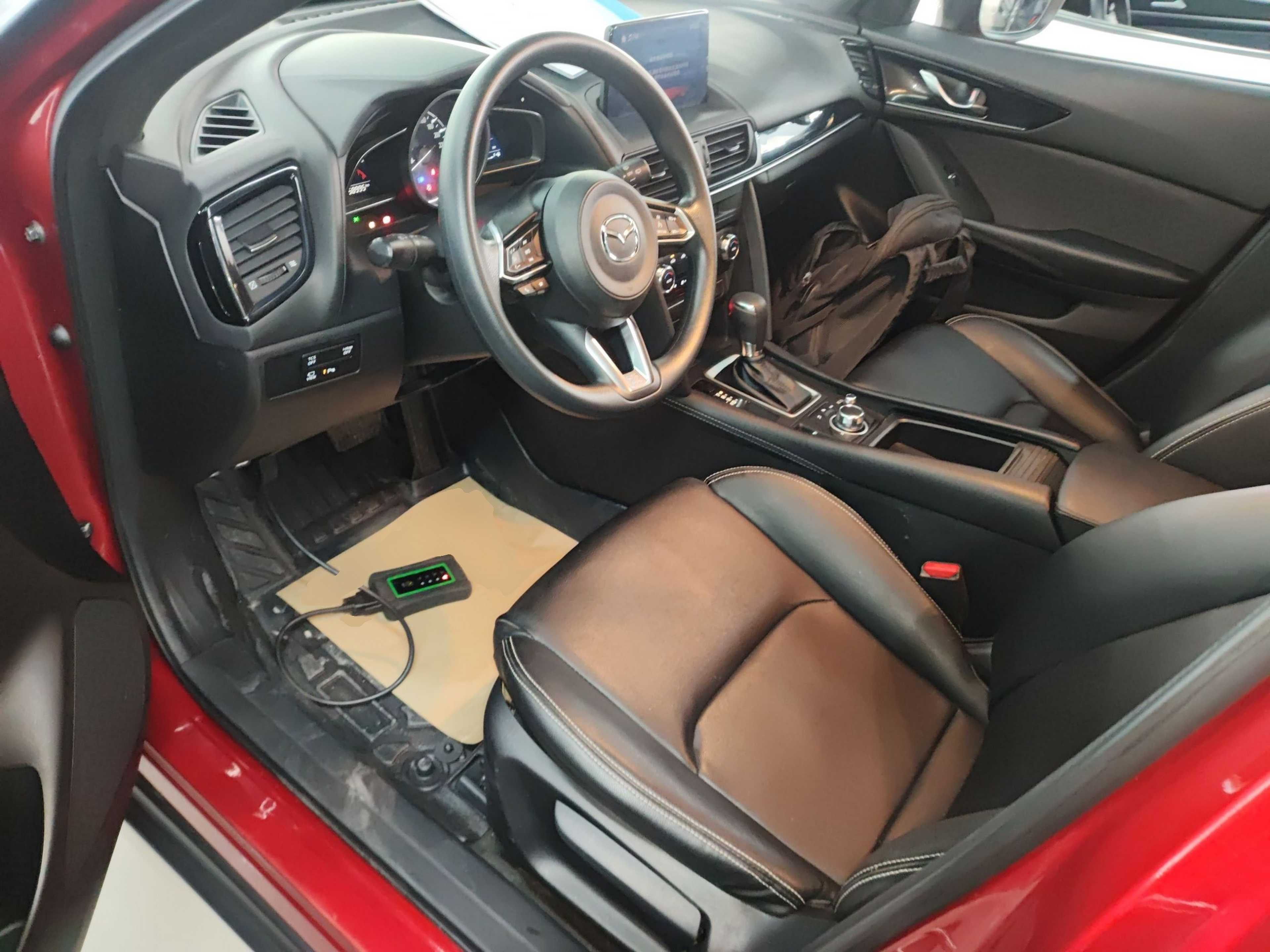 Переднее сиденье в автомобиле