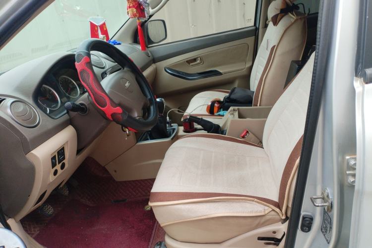 Used JMC Yuhu 7 2012 2.4T Four-Wheel Drive Manual Standard Edition JX4D24 Left Front Seat