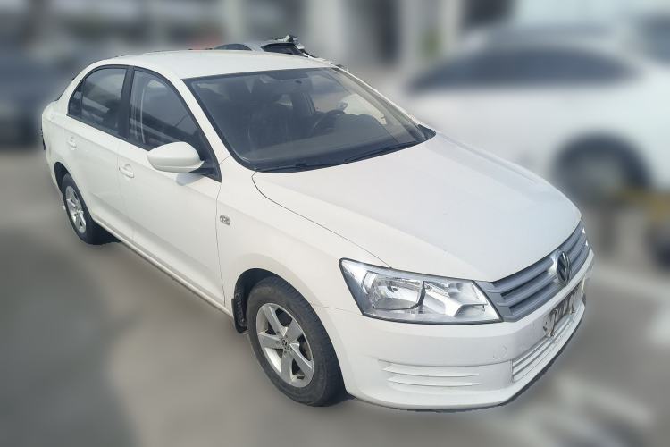 Used Volkswagen Santana 2015 1.4L Manual Fashion Edition Front Right 45 Deg