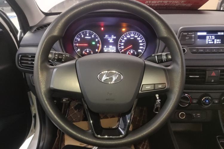 Used Hyundai Celesta 2018 1.6L Automatic GL Enjoyment Edition China VI compliant Steering Wheel