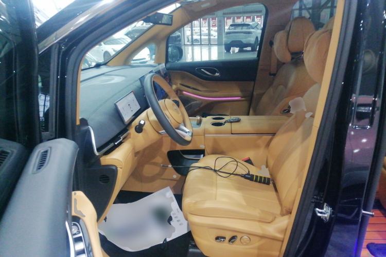 Used VOYAH Dream 2025 PHEV Four-Wheel Drive Excellence Kunpeng Edition