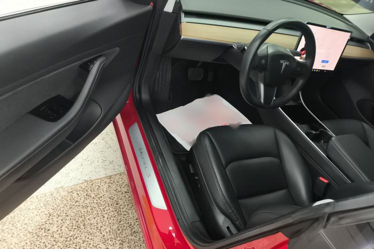 Used Tesla Model 3 2019 Long-Range All-Wheel-Drive Version
