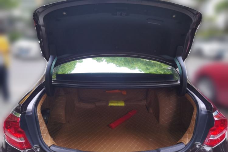 Used Buick LaCrosse 2018 28T Luxury Model Trunk