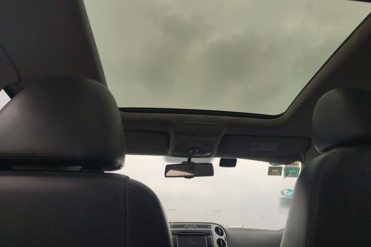 Used Volkswagen Tiguan 2015 1.8TSI Automatic Two-Wheel Drive Luxury Model Headliner