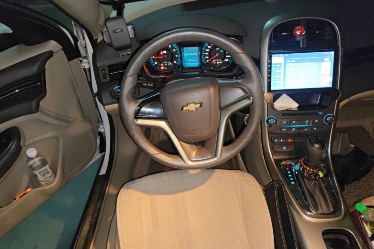 Used Chevrolet Malibu 2014 2.0L Automatic Comfort Edition Steering Wheel