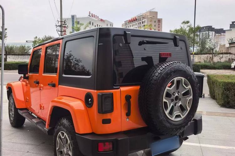 Used Jeep Wrangler 2014 3.0L Sahara Four-Door Edition

