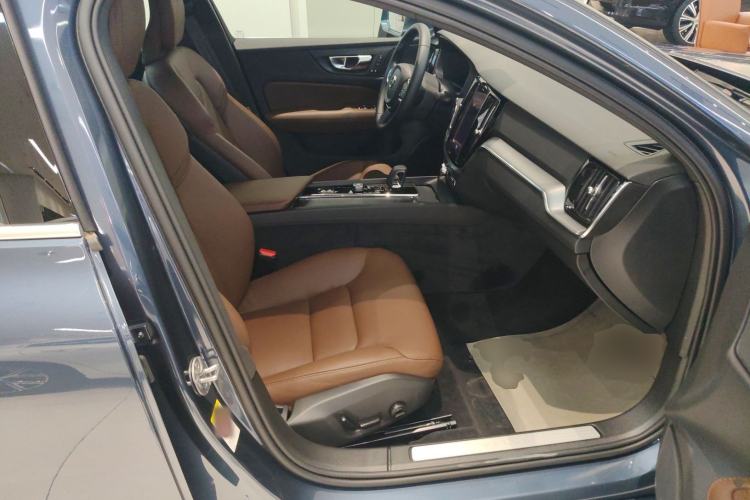 Used Volvo S60 2025 B4 Zhiyi Luxury Edition