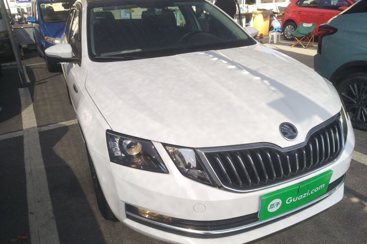 Used Skoda Octavia 2018 1.6L Automatic Luxury Edition