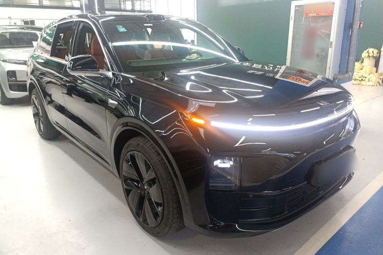 Used Li Auto L6 2024 Max Front Right 45 Deg