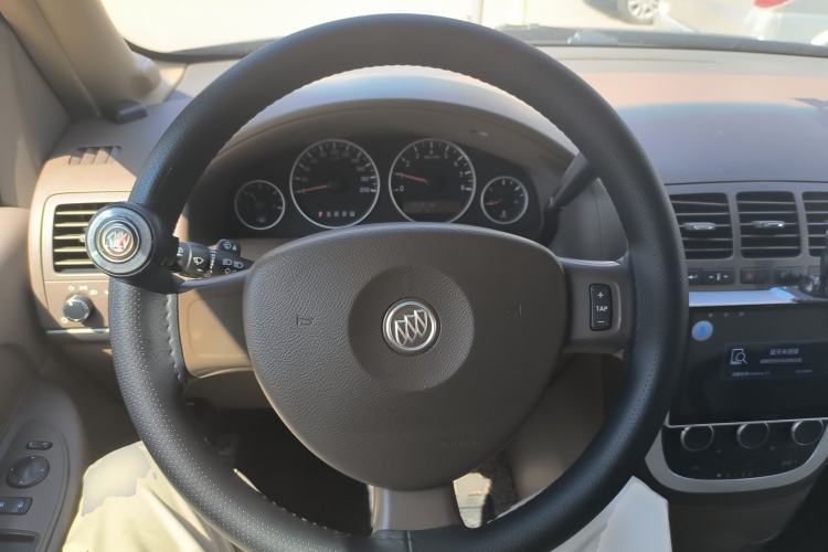 Used Buick GL8 2014 2.4L Classic Edition