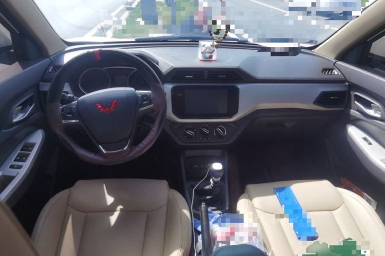 Used Wuling Hongguang 2021 1.5L Facelifted S Comfort Version with Electric Power Steering LAR Center Console